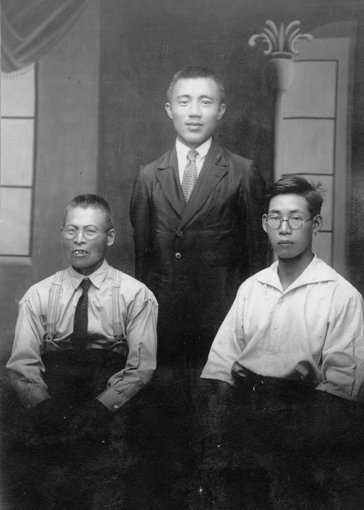 Wada, Mita e Nishizumi em Cafelândia, 1928